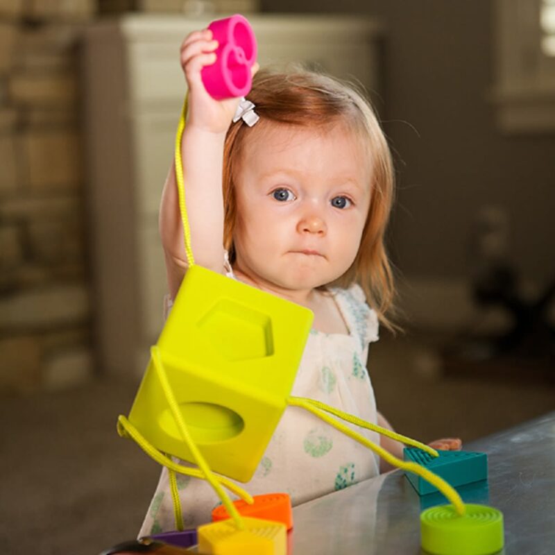 Cubo Encaje de Silicona Oombee Cube | FATBRAIN TOYS - Imagen 5