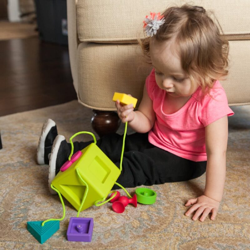 Cubo Encaje de Silicona Oombee Cube | FATBRAIN TOYS - Imagen 4